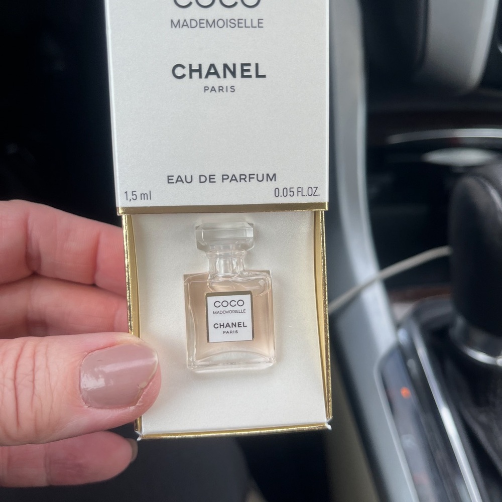 Chanel Coco Mademoiselle Eau de Parfum 1.5ml with Gold Accents